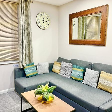 Ar-Rahman, 1 Bed Room And 1 Living Room Apartment Dartford Dış mekan fotoğraf