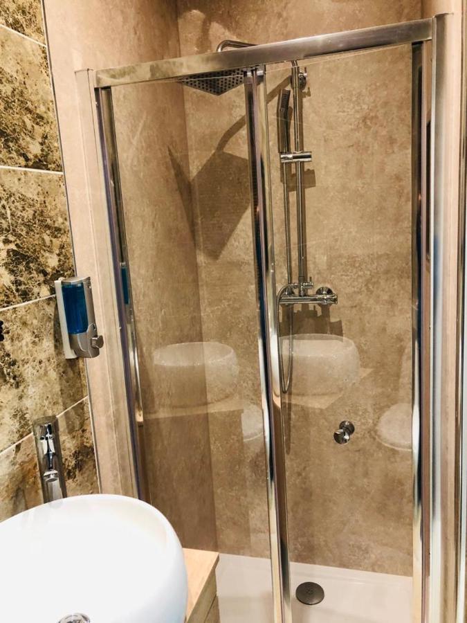 Ar-Rahman, 1 Bed Room And 1 Living Room Apartment Dartford Dış mekan fotoğraf