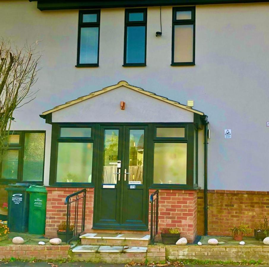 Ar-Rahman, 1 Bed Room And 1 Living Room Apartment Dartford Dış mekan fotoğraf