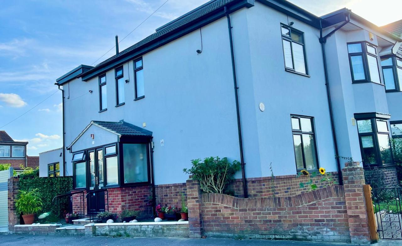 Ar-Rahman, 1 Bed Room And 1 Living Room Apartment Dartford Dış mekan fotoğraf