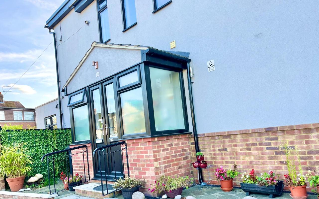 Ar-Rahman, 1 Bed Room And 1 Living Room Apartment Dartford Dış mekan fotoğraf